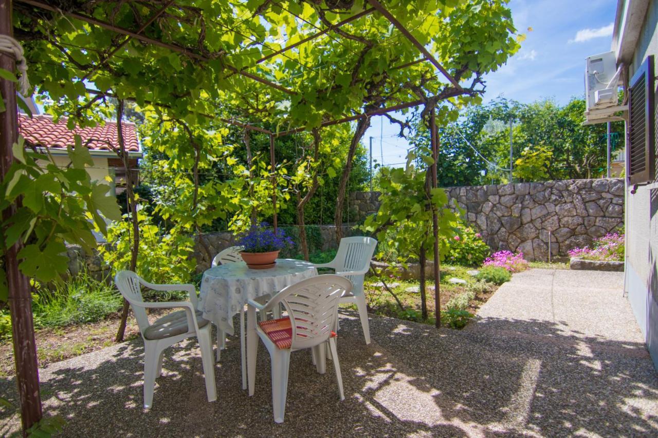 Apartman Mara Krk Town Exterior photo